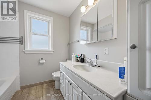 1373 Pharmacy Avenue, Toronto, ON - Indoor Photo Showing Bathroom
