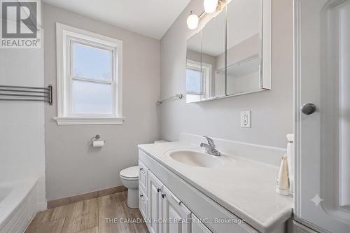 1373 Pharmacy Avenue, Toronto, ON - Indoor Photo Showing Bathroom