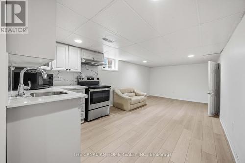1373 Pharmacy Avenue, Toronto, ON - Indoor Photo Showing Kitchen