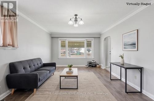 1373 Pharmacy Avenue, Toronto, ON - Indoor Photo Showing Living Room