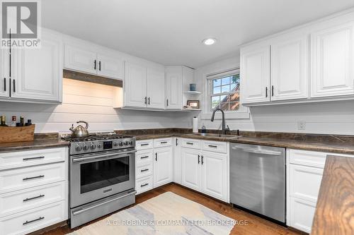 972 Silver Bay Road, Port Colborne (Sherkston), ON - Indoor Photo Showing Kitchen With Double Sink