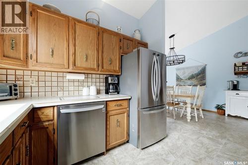 3634 Berthiaume Bay E, Regina, SK - Indoor Photo Showing Kitchen