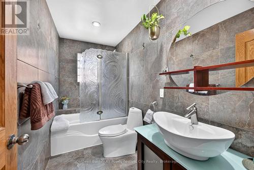 323 Warren Street, Goderich (Goderich (Town)), ON - Indoor Photo Showing Bathroom