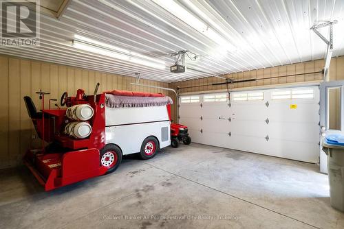 323 Warren Street, Goderich (Goderich (Town)), ON - Indoor Photo Showing Garage