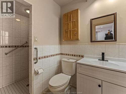 5564 Baldwin Avenue, Windsor, ON - Indoor Photo Showing Bathroom