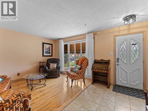 5564 Baldwin Avenue, Windsor, ON - Indoor