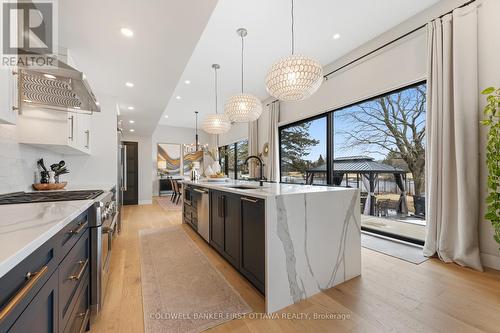 1060 River Road, Ottawa, ON - Indoor Photo Showing Kitchen With Upgraded Kitchen