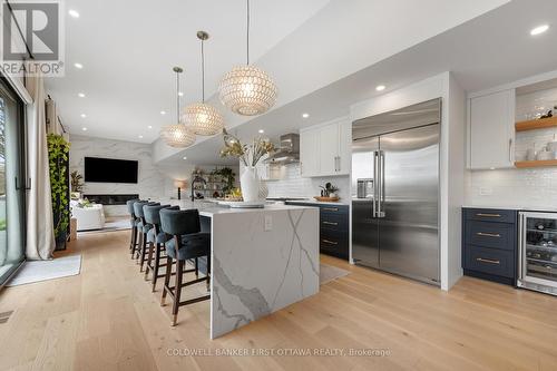 1060 River Road, Ottawa, ON - Indoor Photo Showing Kitchen With Upgraded Kitchen