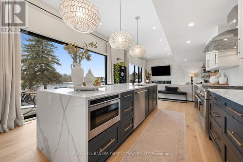 1060 River Road, Ottawa, ON - Indoor Photo Showing Kitchen With Upgraded Kitchen