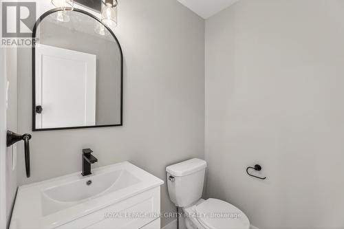 169 Desmond Trudeau Drive, Mcnab/Braeside, ON - Indoor Photo Showing Bathroom