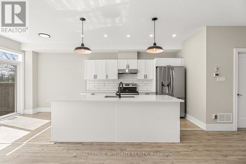 169 Desmond Trudeau Drive, Mcnab/Braeside, ON - Indoor Photo Showing Kitchen With Upgraded Kitchen