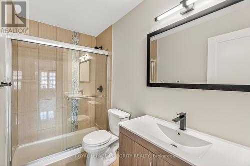 169 Desmond Trudeau Drive, Mcnab/Braeside, ON - Indoor Photo Showing Bathroom