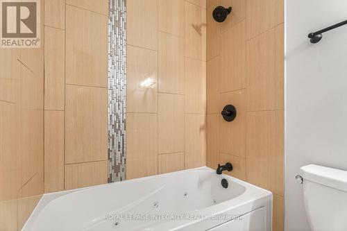 169 Desmond Trudeau Drive, Mcnab/Braeside, ON - Indoor Photo Showing Bathroom