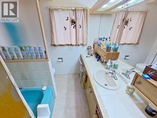 7170 Westminster Street, Powell River, BC - Indoor Photo Showing Bathroom