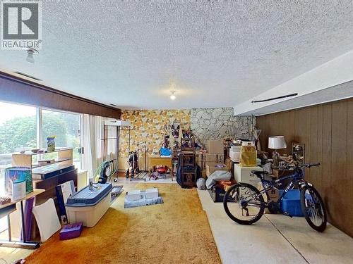 7170 Westminster Street, Powell River, BC - Indoor Photo Showing Garage