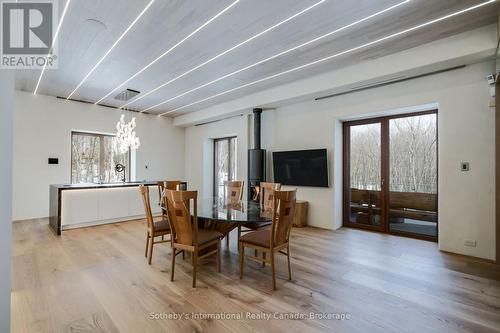 1739 Trapper'S Trail Road, Dysart Et Al (Dudley), ON - Indoor Photo Showing Dining Room