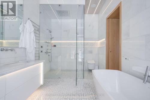 1739 Trapper'S Trail Road, Dysart Et Al (Dudley), ON - Indoor Photo Showing Bathroom