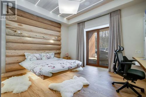 1739 Trapper'S Trail Road, Dysart Et Al (Dudley), ON - Indoor Photo Showing Bedroom