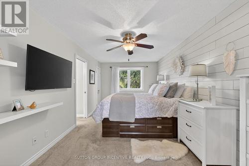 255 Pringle Drive, Barrie, ON - Indoor Photo Showing Bedroom