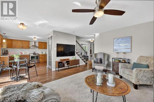 255 Pringle Drive, Barrie, ON - Indoor Photo Showing Living Room