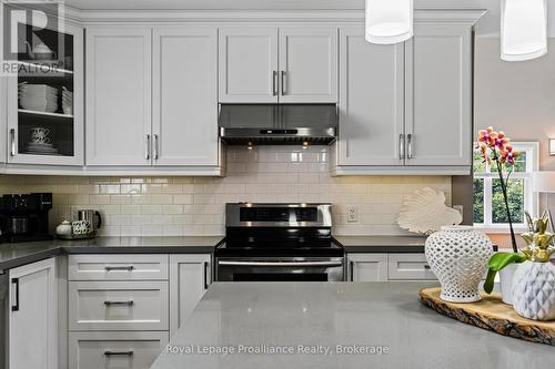 3889 Burnham Street N, Hamilton Township, ON - Indoor Photo Showing Kitchen