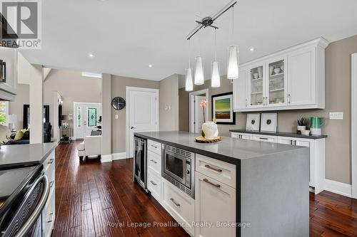 3889 Burnham Street N, Hamilton Township, ON - Indoor Photo Showing Kitchen