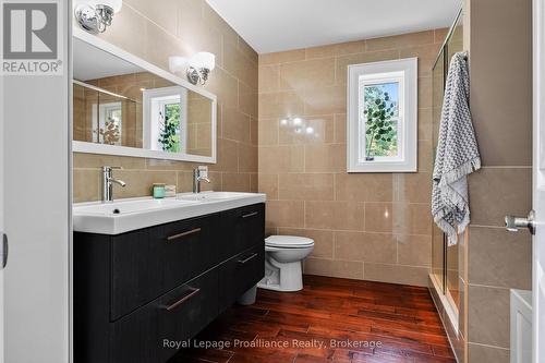 3889 Burnham Street N, Hamilton Township, ON - Indoor Photo Showing Bathroom