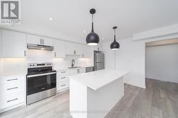 12 HAY LANE Barrie, ON L9J 0V5