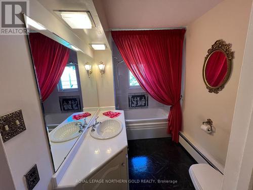 102 First Street, Kirkland Lake, ON - Indoor Photo Showing Bathroom