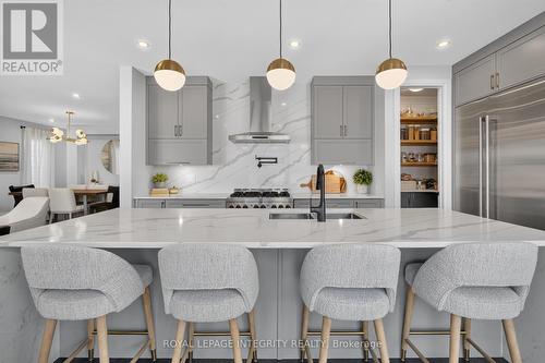 643 Gendarme Circle, Ottawa, ON - Indoor Photo Showing Kitchen With Upgraded Kitchen