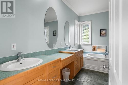 4310 Armitage Avenue, Ottawa, ON - Indoor Photo Showing Bathroom