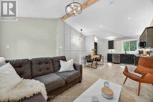 305 - 5 Dawson Drive, Collingwood, ON - Indoor Photo Showing Living Room