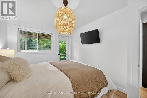 305 - 5 Dawson Drive, Collingwood, ON - Indoor Photo Showing Bedroom