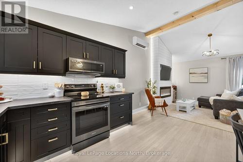 305 - 5 Dawson Drive, Collingwood, ON - Indoor Photo Showing Kitchen