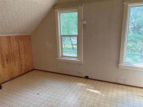 39 Sowden Street S, Souris, MB - Indoor Photo Showing Other Room