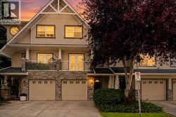 277 Inglewood Grove SE  Calgary, AB T2G 5R4