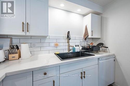 56 Potter Crescent, New Tecumseth, ON - Indoor Photo Showing Kitchen