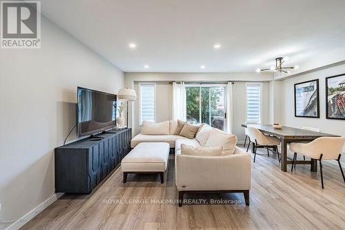 56 Potter Crescent, New Tecumseth, ON - Indoor Photo Showing Living Room