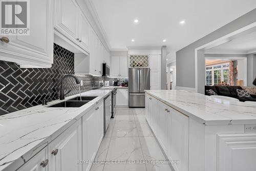 2561 Grand Oak Trail, Oakville, ON - Indoor Photo Showing Kitchen With Double Sink With Upgraded Kitchen