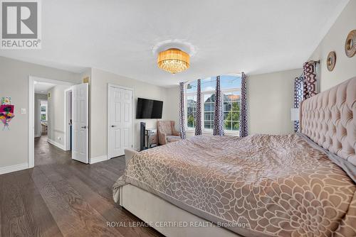 2561 Grand Oak Trail, Oakville, ON - Indoor Photo Showing Bedroom