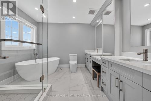 2561 Grand Oak Trail, Oakville, ON - Indoor Photo Showing Bathroom