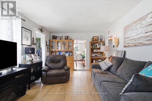 21 North Hastings Avenue, Marmora And Lake (Marmora Ward), ON - Indoor Photo Showing Living Room
