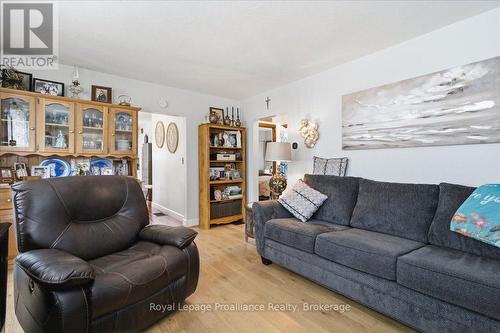 21 North Hastings Avenue, Marmora And Lake (Marmora Ward), ON - Indoor Photo Showing Living Room