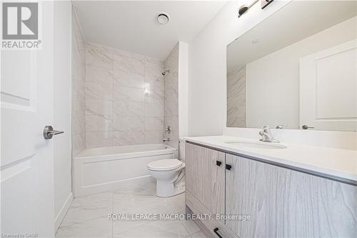 1018 - 461 Green Road, Hamilton, ON - Indoor Photo Showing Bathroom