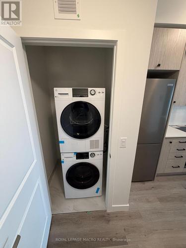 1018 - 461 Green Road, Hamilton, ON - Indoor Photo Showing Laundry Room