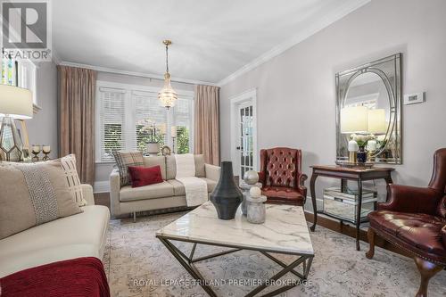 127 Thornton Avenue, London East (East B), ON - Indoor Photo Showing Living Room