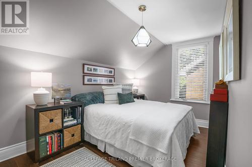 127 Thornton Avenue, London East (East B), ON - Indoor Photo Showing Bedroom