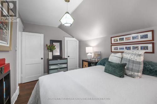 127 Thornton Avenue, London East (East B), ON - Indoor Photo Showing Bedroom