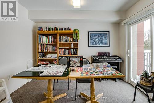 Common Area - Library & Puzzles - 310 - 333 Lafontaine Road W, Tiny, ON 