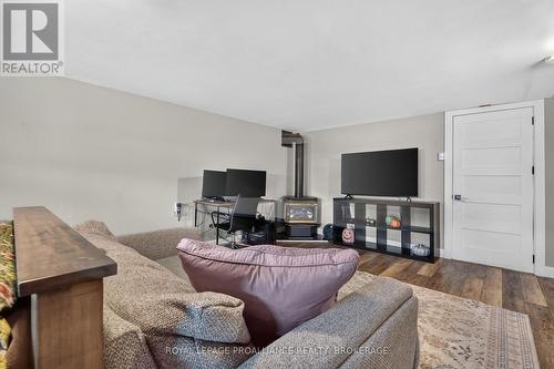 1241 Juniper Drive, Kingston (City Northwest), ON - Indoor Photo Showing Living Room